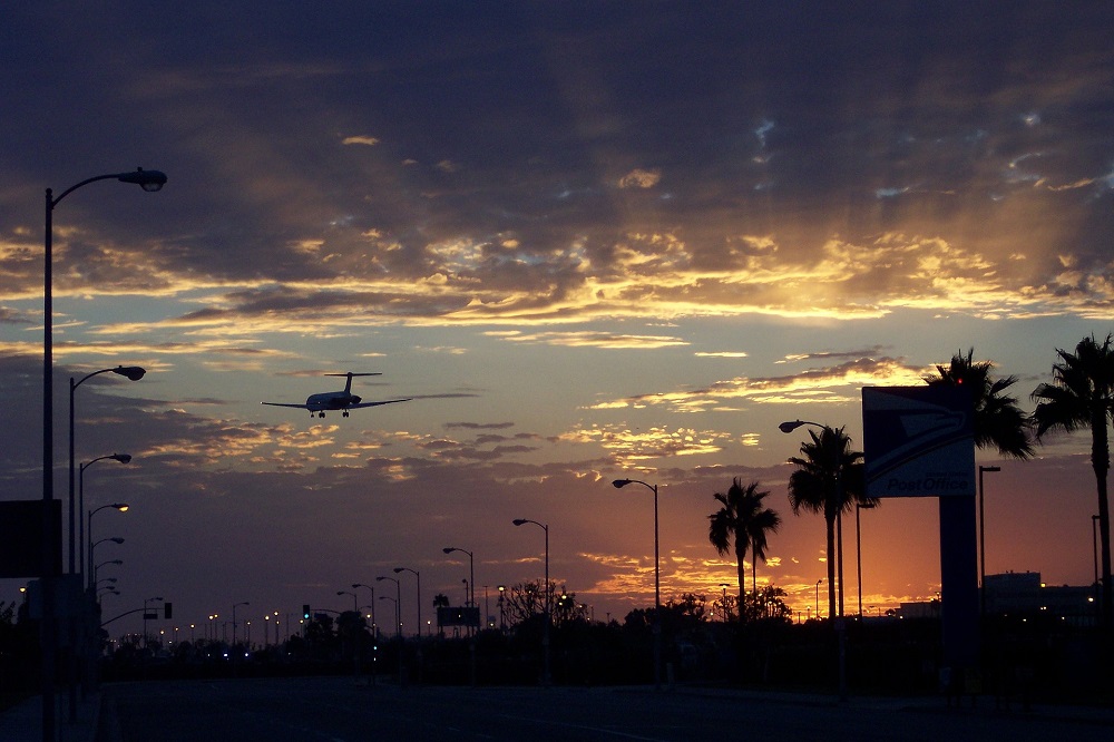 4 días en Iquique y avion despegando al atardecer